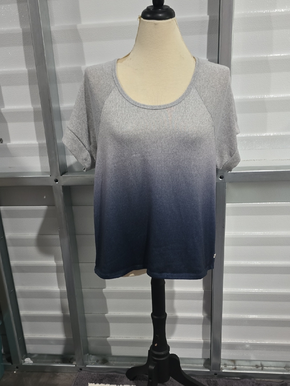Lucky Brand Gray to Navy Ombre Short Sleeve Tee‎ Size Medium